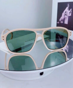 GU.CCI sunglasses in a unisex style 1